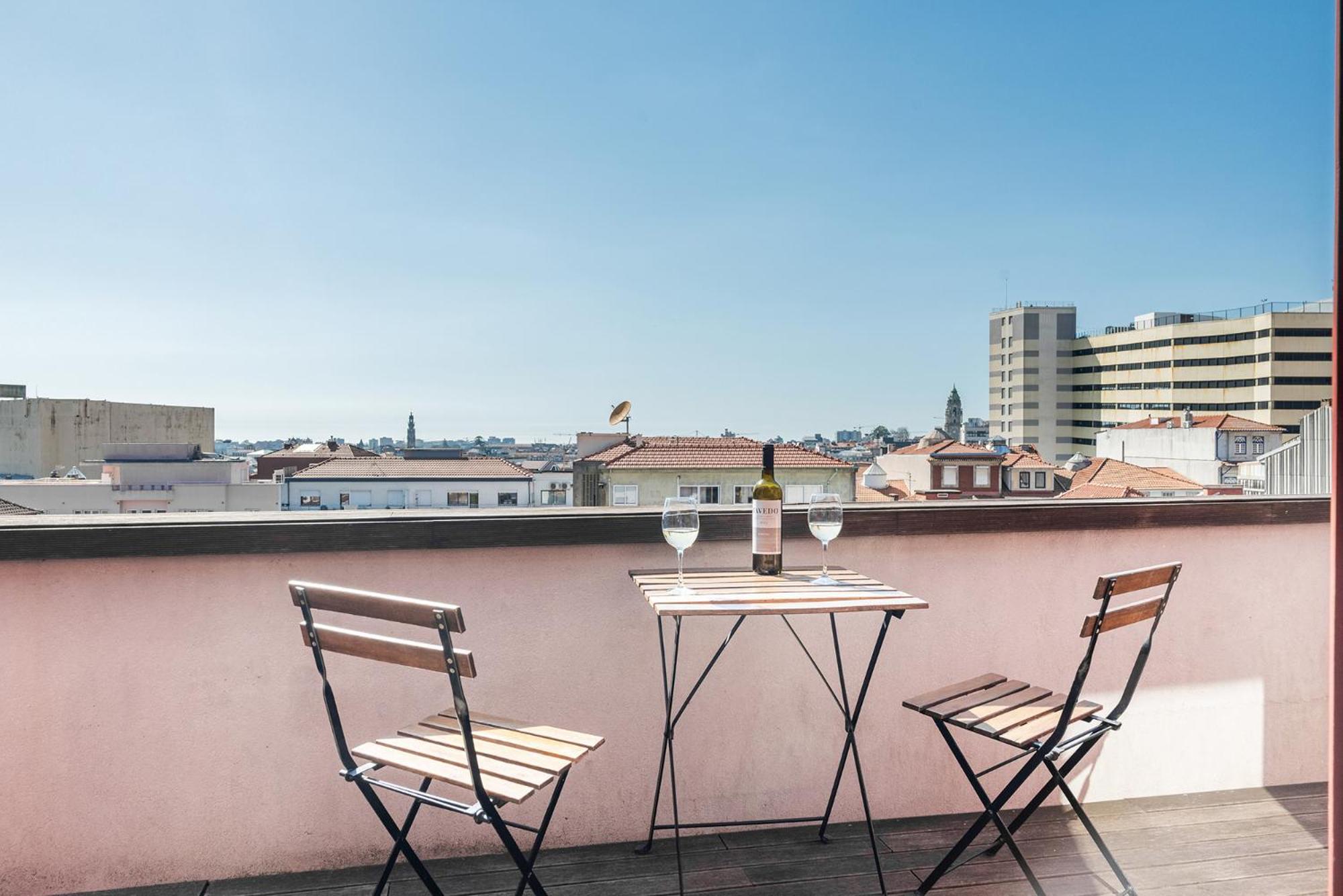 Apartment Alves Da Veiga 2*